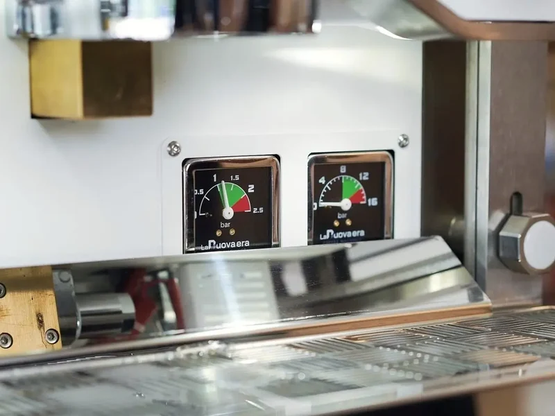 La Nuova Era IRON 2-gruppers kommerciel multiboiler espressomaskine