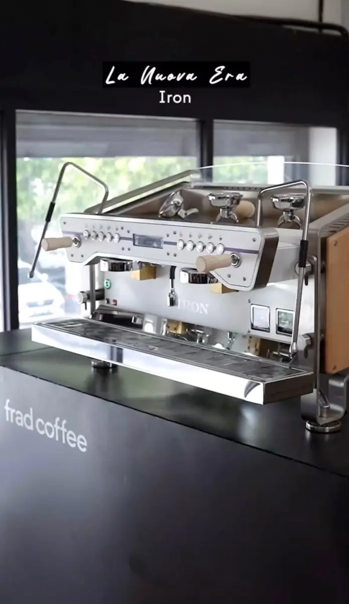 La Nuova Era IRON 2-gruppers kommerciel multiboiler espressomaskine