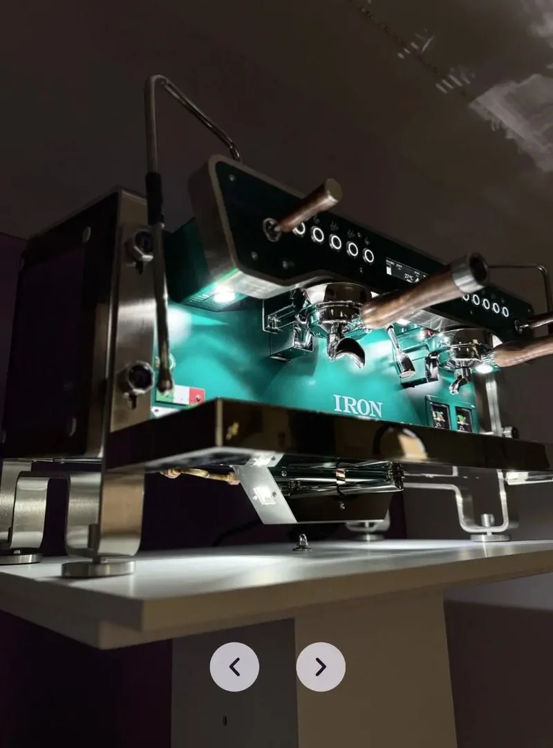 La Nuova Era IRON 2-gruppers kommerciel multiboiler espressomaskine