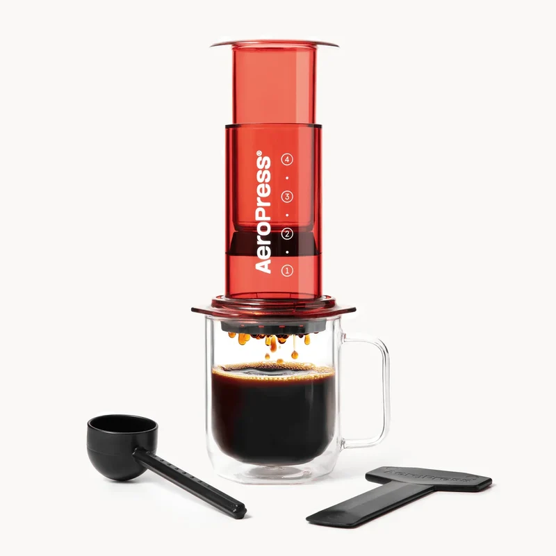 Gennemsigtig rød AeroPress