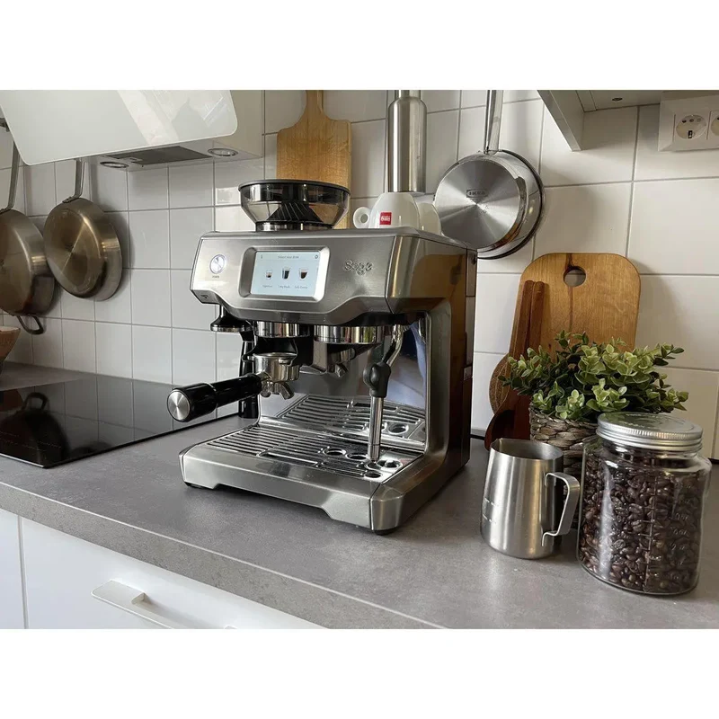 Sage Barista Touch espressomaskine med automatisk mælkeskumning