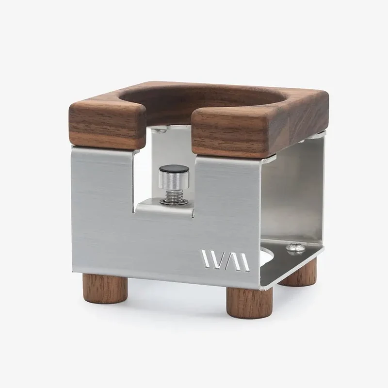 Tamper-station